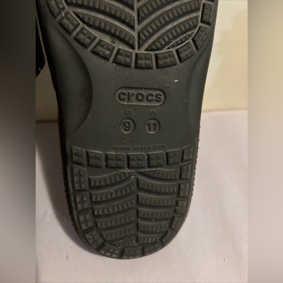 Crocs Iconic Comfort Unisex Sandals Slides US Size M 9 W 11 Black Spell Out EUC - Picture 7 of 7